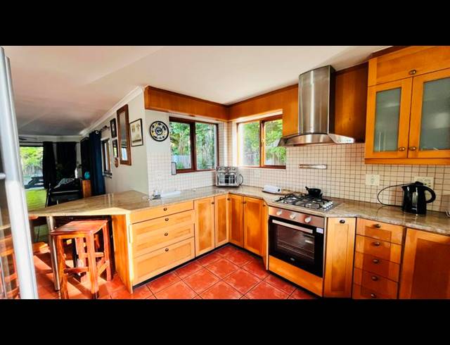 4 BEDROOM HOUSE FOR SALE IN ST FRANCIS BAY